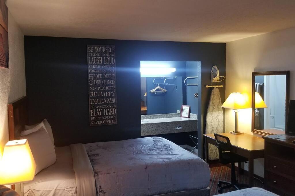 Hotel 2 Queen Beds Hotel Room 128 Booking Stillwater Exteriör bild